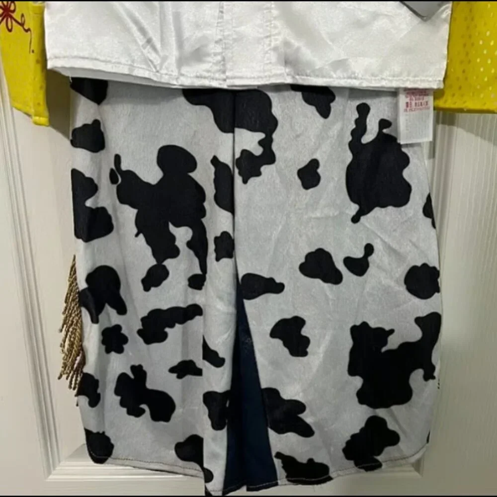 Disney Cowgirl Outfit in White, Yellow, Black